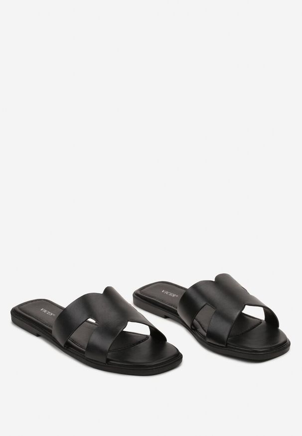 Born2be - Czarne Płaskie Klapki z Kwadratowym Noskiem i Metalicznym Wykończeniem Quinivia. Okazja: na co dzień, na randkę, na spacer. Kolor: czarny. Materiał: len. Sezon: lato. Styl: casual, elegancki