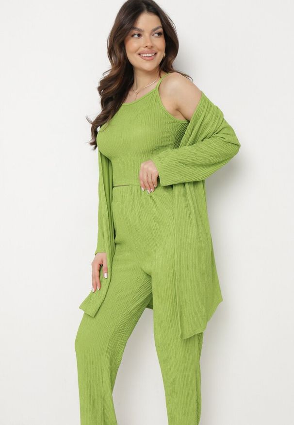 Born2be - Jasnozielony Komplet z Prążkowanego Materiału Koszula Top i Szerokie Spodnie Ratels. Kolor: zielony. Materiał: materiał, prążkowany