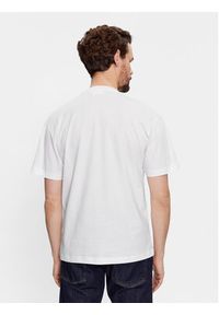 Calvin Klein T-Shirt Hero K10K111346 Biały Regular Fit. Kolor: biały. Materiał: bawełna