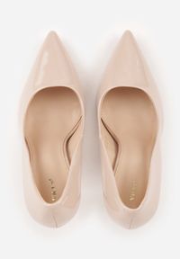 Born2be - Beżowe Klasyczne Szpilki VICES z Lakierowanym Połyskiem Divenia. Okazja: na co dzień, na randkę, na ślub cywilny, na wesele. Kolor: beżowy. Materiał: lakier. Obcas: na szpilce. Styl: klasyczny #4