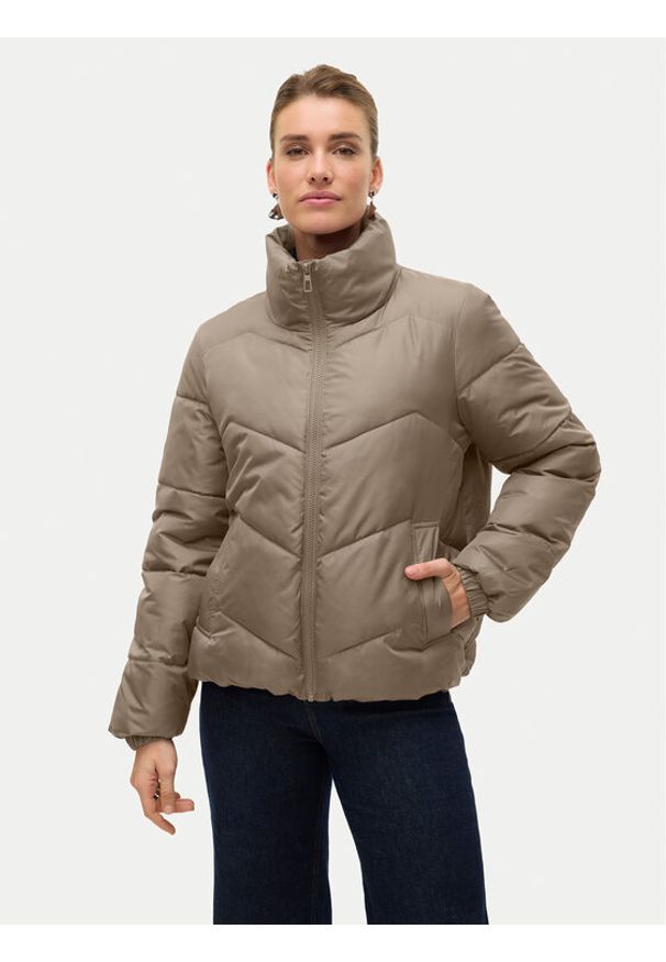 Vero Moda Kurtka zimowa Gario 10309844 Beżowy Regular Fit. Kolor: beżowy. Materiał: syntetyk. Sezon: zima