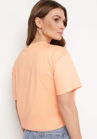 Born2be - Pomarańczowy T-shirt Ściągany na Dole Troczkiem z Cyrkoniami i Nadrukiem Moasstra. Kolor: pomarańczowy. Materiał: dzianina. Wzór: nadruk. Sezon: lato #5