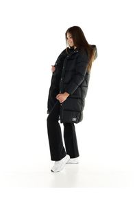 LEONE 1947 APPAREL - Damska kurtka puchowa z kapturem Leone Blackout. Typ kołnierza: kaptur. Kolor: czarny. Materiał: nylon. Sport: turystyka piesza