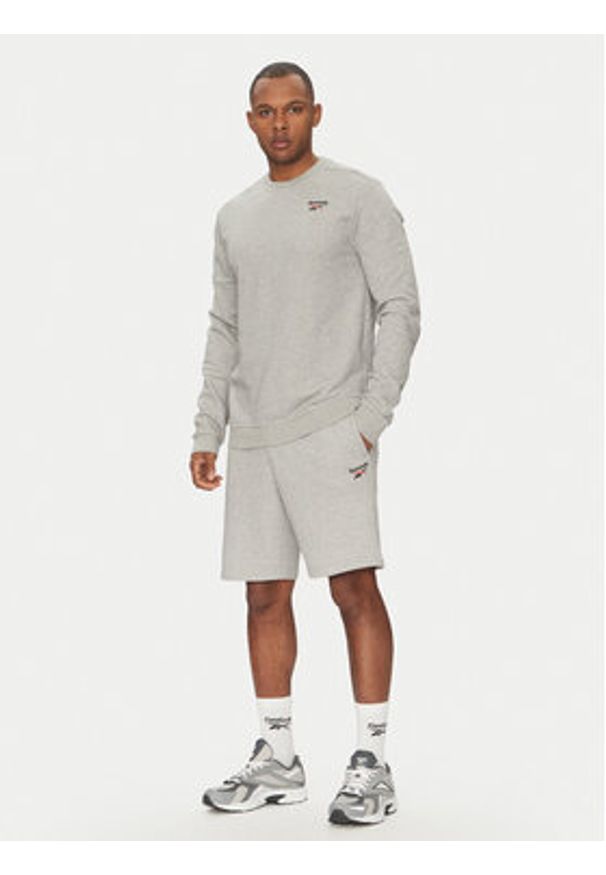 Reebok Bluza Logo Crew 100221789 Szary Regular Fit. Kolor: szary. Materiał: syntetyk