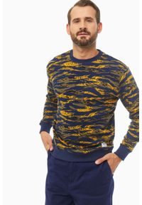 Lee - LEE SEASONAL CAMO SWS MĘSKA BLUZA BEZ KAPTURA WASHED BLUE L80ASPLR. Typ kołnierza: bez kaptura