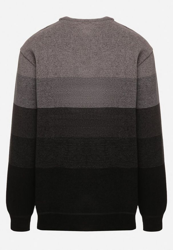Born2be - Jasnoszary Sweter z Wełną w Paski Ettarine. Okazja: na co dzień. Kolekcja: plus size. Kolor: szary. Materiał: wełna. Wzór: paski. Styl: klasyczny, casual, elegancki