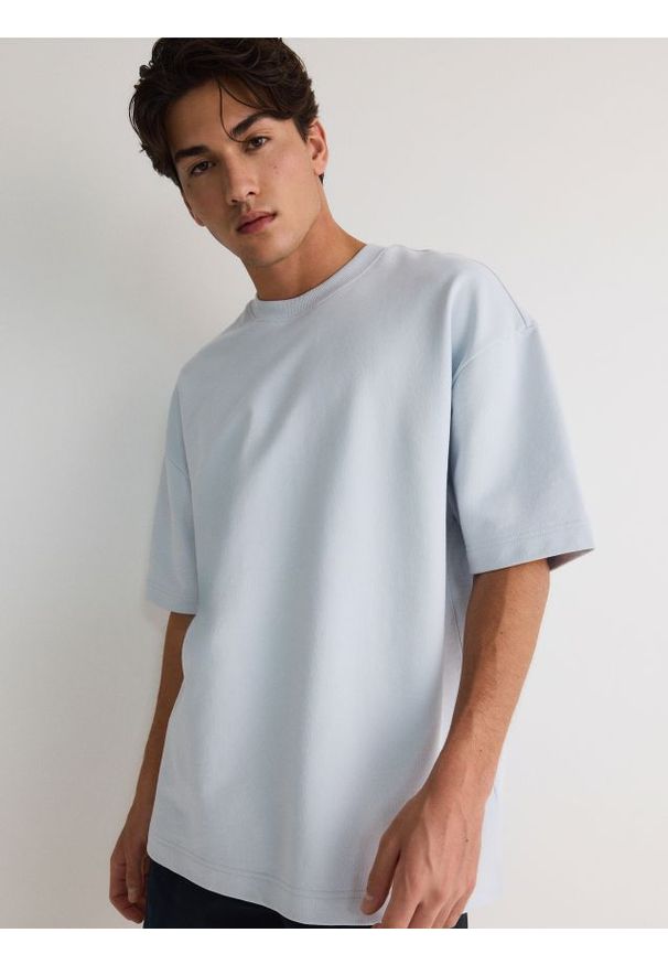 Reserved - T-shirt oversize - jasnoniebieski. Kolor: niebieski. Materiał: dzianina, bawełna