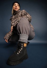 Renee - Czarne Traperki Leuna. Okazja: na co dzień. Kolor: czarny. Materiał: jeans. Szerokość cholewki: normalna. Obcas: na platformie. Styl: casual, elegancki #1