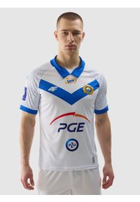 4f - 4F Koszulka klubowa retro z sezonu 2022/23 oraz 2023/24 męska 4F x Stal Mielec - biała 3XL. Typ kołnierza: dekolt w serek. Kolor: biały. Materiał: dzianina. Wzór: aplikacja, nadruk. Sezon: lato. Styl: retro