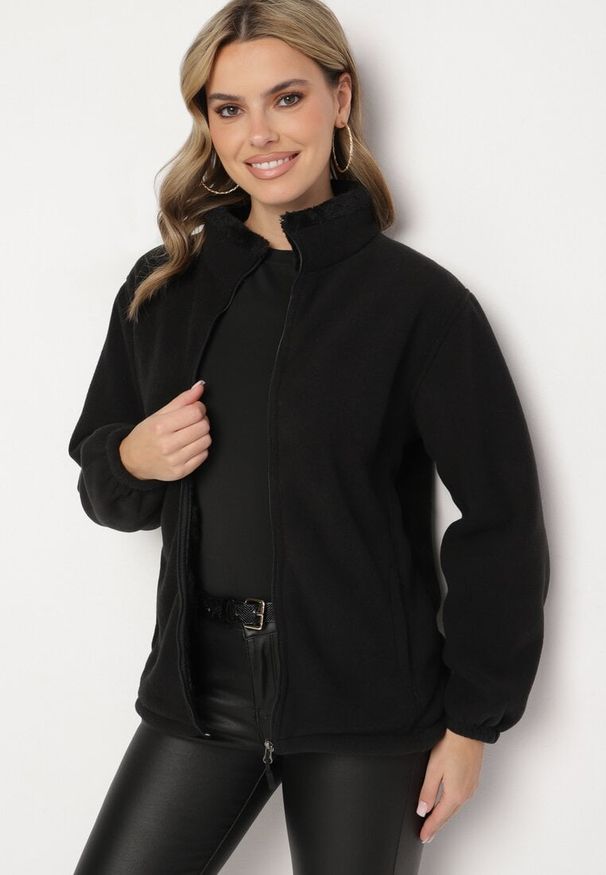 Born2be - Czarny Klasyczny Polar ze Ściągaczami przy Rękawach Paradi. Okazja: na co dzień, na spacer. Kolor: czarny. Materiał: polar. Długość rękawa: długi rękaw. Długość: długie. Styl: klasyczny