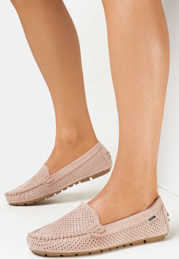Born2be - Różowe Mokasyny Thalothee. Nosek buta: okrągły. Zapięcie: bez zapięcia. Kolor: różowy. Materiał: skóra. Wzór: aplikacja, ażurowy. Styl: boho