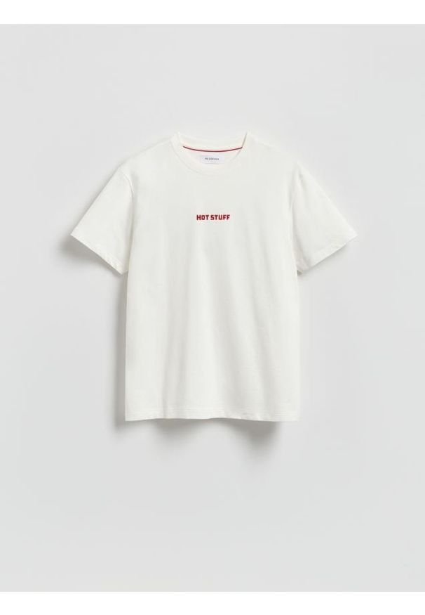 Reserved - T-shirt regular z nadrukiem - złamana biel. Materiał: dzianina. Wzór: nadruk