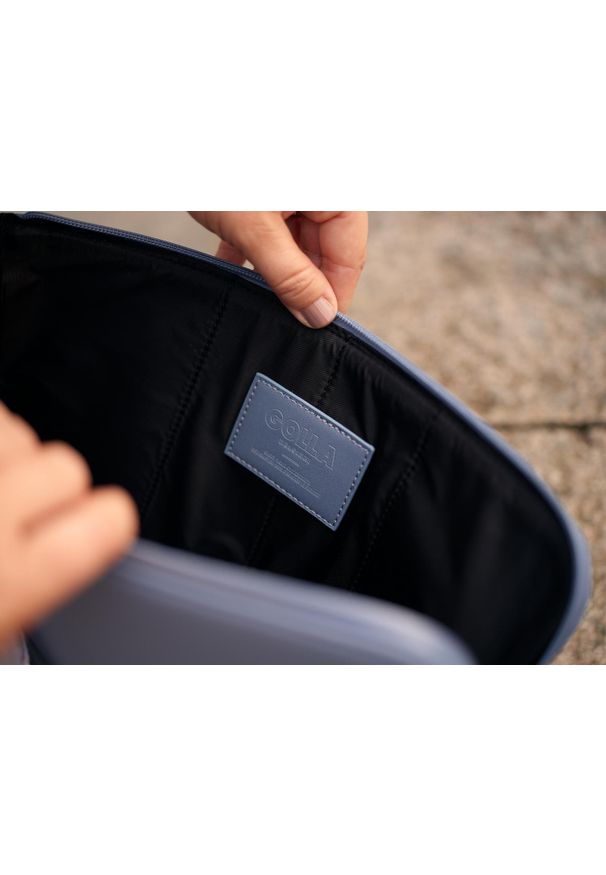 GOLLA - Etui Golla Sleeve Metro 15'' petroleum. Materiał: neopren, materiał. Styl: elegancki, casual