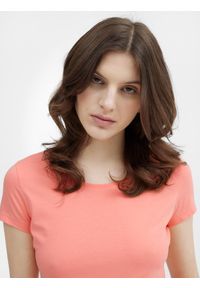 4f - T-shirt slim z bawełną organiczną damski. Kolor: różowy. Materiał: bawełna #2