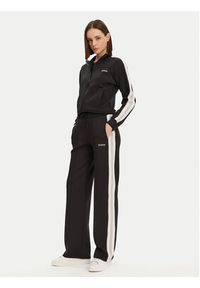 Guess Spodnie dresowe V5GB12 KCRU2 Czarny Regular Fit. Kolor: czarny. Materiał: syntetyk