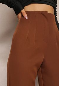 Renee - Ciemnobrązowe Spodnie Cygaretki High Waist Molfi. Okazja: do pracy, na spotkanie biznesowe. Stan: podwyższony. Kolor: brązowy. Materiał: jedwab, tkanina. Wzór: aplikacja, bez wzorów. Styl: elegancki, wizytowy, biznesowy #3