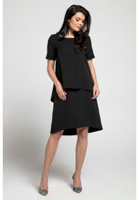 Nommo - Czarna Trapezowa Sukienka z Asymetryczną Nakładką. Kolor: czarny. Materiał: poliester, wiskoza. Typ sukienki: trapezowe, asymetryczne #1