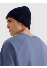 4f - 4F Czapka beanie męska - niebieska L. Kolor: niebieski. Materiał: wełna, dzianina. Sezon: zima. Styl: klasyczny, casual, elegancki