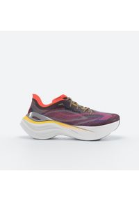 KIPRUN - Buty do biegania damskie Kiprun KD900.2. Kolor: czerwony, fioletowy, pomarańczowy, wielokolorowy. Sport: bieganie, fitness