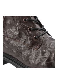 Brązowe Botki Artiker Skórzane Obuwie Damskie. Okazja: na spacer. Wysokość cholewki: przed kolano. Kolor: brązowy. Materiał: skóra. Szerokość cholewki: normalna. Styl: vintage, klasyczny #6