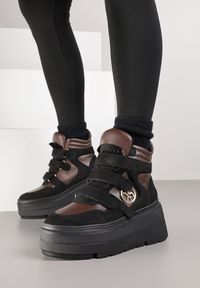 Renee - Czarno-Brązowe Botki Sneakersy Vices na Platformie w Stylu Y2K Gelira. Okazja: na co dzień. Zapięcie: rzepy. Kolor: czarny. Materiał: jeans. Wzór: aplikacja. Sezon: lato. Obcas: na platformie. Styl: casual #5