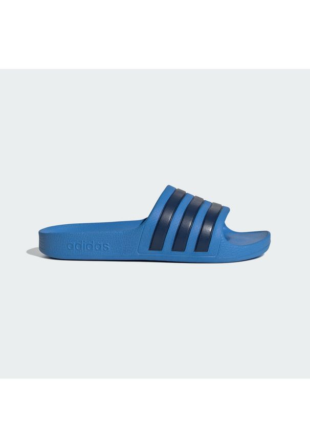Adidas - Klapki adilette Aqua Kids. Kolor: niebieski. Styl: sportowy