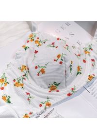 Intica - Komplet bielizny z delikatnym zdobieniem Jocelyne. Kolor: biały. Materiał: materiał. Wzór: aplikacja #6