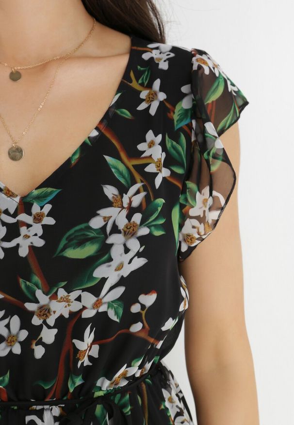 Born2be - Czarna Sukienka Gobney. Kolor: czarny. Materiał: tkanina, materiał, wiskoza. Długość rękawa: krótki rękaw. Wzór: kwiaty. Długość: midi