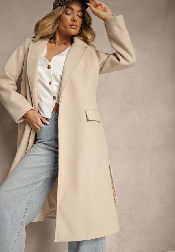 Renee - Jasnobeżowy Taliowany Płaszcz z Wiązanym Paskiem Seraphique. Kolor: beżowy. Materiał: materiał