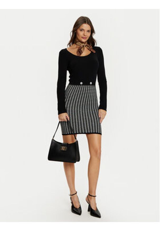 Guess Sukienka dzianinowa W5RK12 Z3KX0 Czarny Slim Fit. Kolor: czarny. Materiał: wiskoza