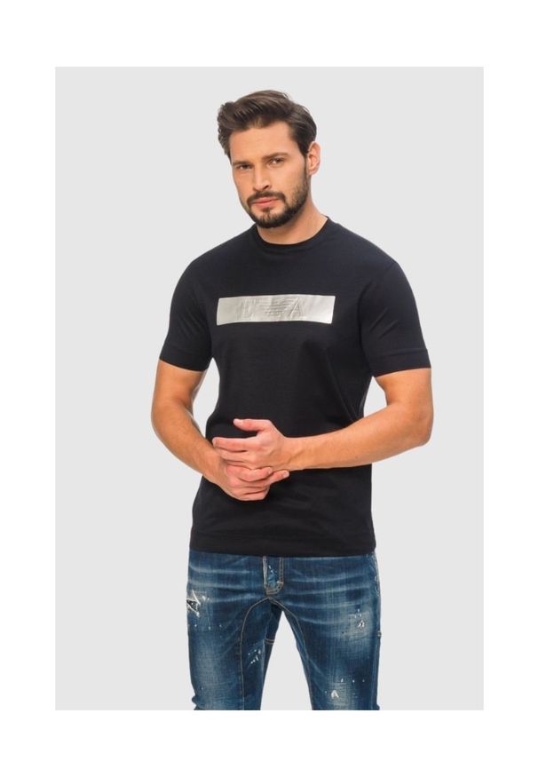 Emporio Armani - EMPORIO ARMANI Granatowy t-shirt męski ze srebrnym logo, Rozmiar S. Kolor: niebieski. Materiał: prążkowany. Wzór: aplikacja