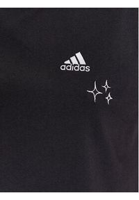 Adidas - adidas T-Shirt IJ8743 Czarny Loose Fit. Kolor: czarny. Materiał: bawełna #6