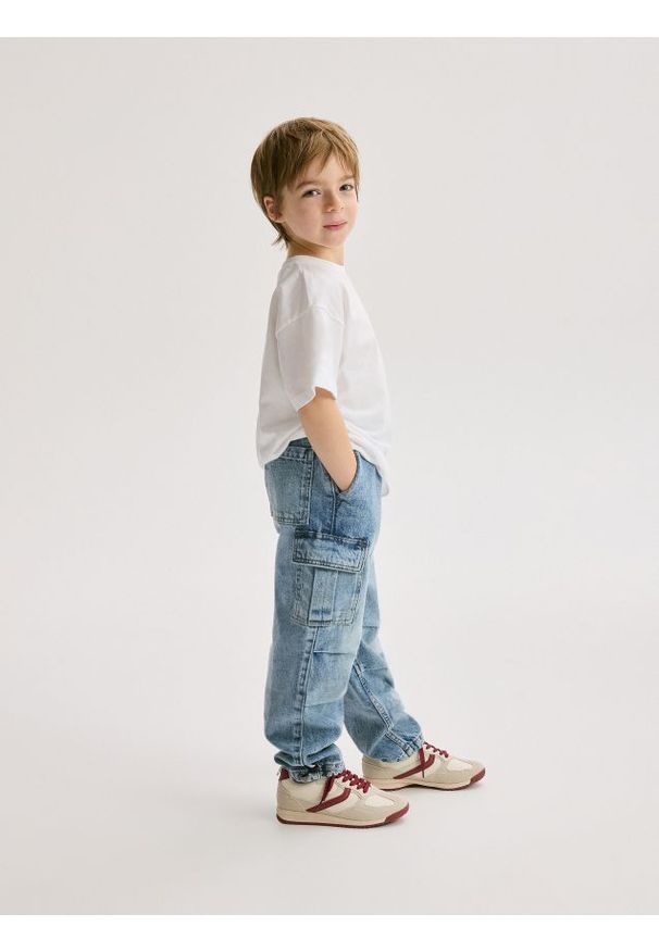 Reserved - Classic denim joggers - niebieski. Kolor: niebieski