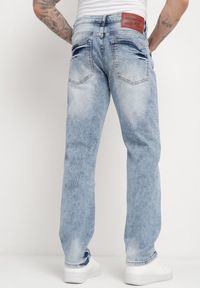 Born2be - Jasnoniebieskie Bawełniane Jeansy z Przetarciami Ragstia. Okazja: na co dzień. Kolor: niebieski. Styl: casual #4