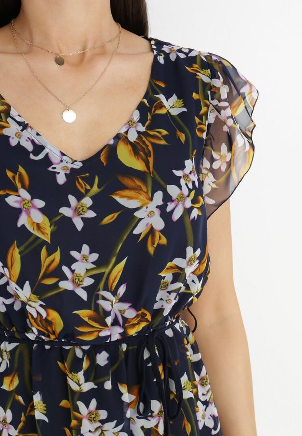 Born2be - Granatowa Sukienka Gobney. Kolor: niebieski. Materiał: tkanina, wiskoza, materiał. Długość rękawa: krótki rękaw. Wzór: kwiaty. Długość: midi