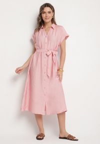 Born2be - Różowa Wiskozowa Sukienka Koszulowa z Paskiem Rinaruna. Okazja: na co dzień. Kolor: różowy. Materiał: wiskoza. Typ sukienki: koszulowe. Styl: casual, elegancki #1