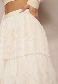Renee - Jasnobeżowa Rozkloszowana Spódnica Maxi z Podszewką i Tiulem Esmerallda. Okazja: na co dzień. Kolor: beżowy. Materiał: tiul. Styl: elegancki, casual #3