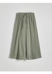 Reserved - Spodnie culotte - jasnozielony. Kolor: zielony. Materiał: bawełna, tkanina #1