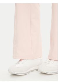 Guess Spodnie dresowe V5RB15 KCD02 Różowy Regular Fit. Kolor: różowy. Materiał: syntetyk #2