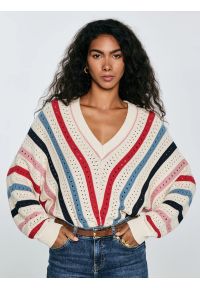 Big-Star - Sweter damski ażurowy w kolorowe paski kremowy Vika 102. Okazja: na co dzień. Kolor: kremowy. Materiał: bawełna, wiskoza. Długość: krótkie. Wzór: ażurowy, paski, kolorowy. Styl: casual