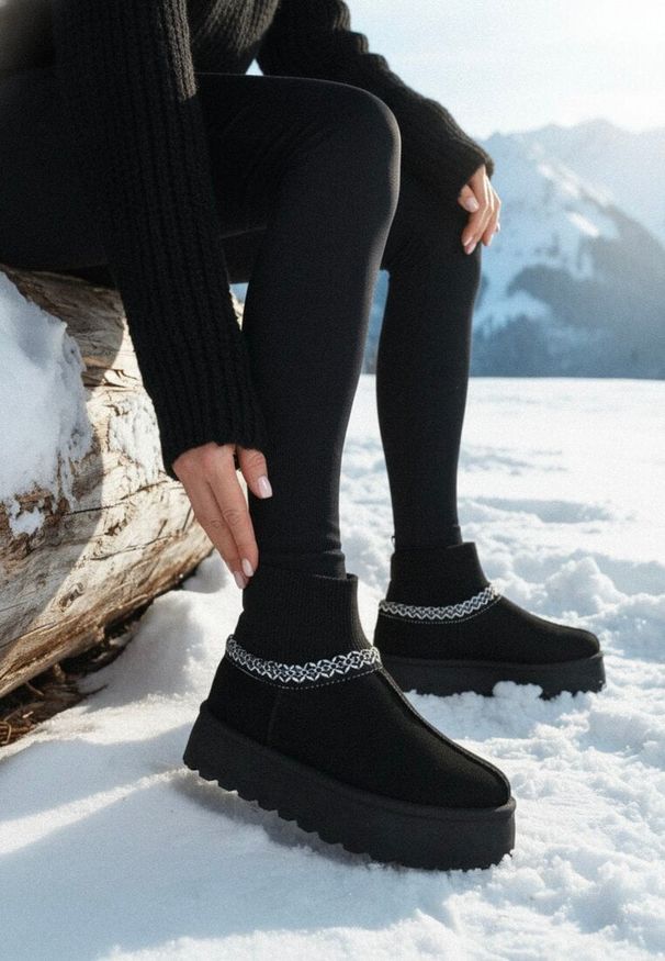 Born2be - Czarne Śniegowce na Grubej Podeszwie z Elastyczną Cholewką Nilevelia. Okazja: na co dzień. Kolor: czarny. Materiał: jeans. Szerokość cholewki: normalna. Styl: casual