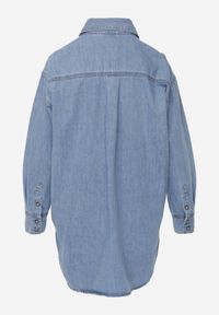 Born2be - Niebieska Jeansowa Koszula Oversize z Bawełną Dinilena. Okazja: na spacer, na co dzień, do pracy. Kolor: niebieski. Materiał: bawełna, jeans. Długość: długie. Styl: casual, elegancki #2