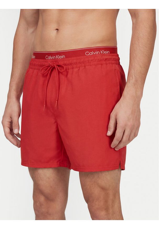 Calvin Klein Swimwear Szorty kąpielowe LV00N61024 Czerwony Regular Fit. Kolor: czerwony. Materiał: syntetyk