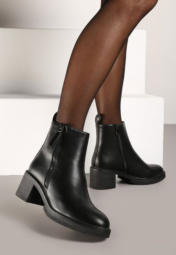 Born2be - Czarne Botki na Słupku z Suwakiem Hubem. Okazja: na co dzień, na spacer. Kolor: czarny. Materiał: jeans. Obcas: na słupku. Styl: casual, elegancki