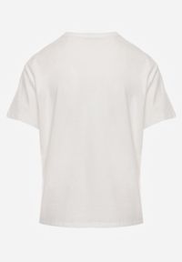 Born2be - Biały Bawełniany T-shirt Ozdobiony Cyrkoniami Monomene. Okazja: na co dzień. Kolor: biały. Materiał: bawełna. Wzór: aplikacja. Styl: elegancki, casual #7