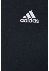 Adidas - adidas longsleeve bawełniany kolor czarny. Okazja: na co dzień. Kolor: czarny. Materiał: bawełna. Długość rękawa: długi rękaw. Styl: casual