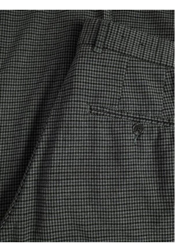 Matinique Chinosy Liam 30206370 Szary Slim Fit. Kolor: szary. Materiał: syntetyk