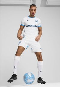 Puma - Młodzieżowa koszulka domowa Olympique Marsylia 24/25 PUMA White Bleu Azur Blue. Kolor: biały, wielokolorowy, niebieski