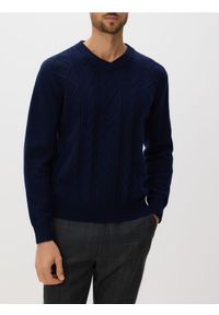 Reserved - Strukturalny sweter z wełną - granatowy. Kolor: niebieski. Materiał: wełna