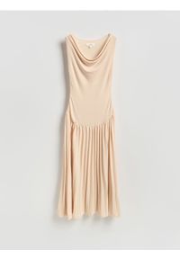 Reserved - Sukienka maxi - beżowy. Kolor: beżowy. Materiał: dzianina, wiskoza. Styl: klasyczny. Długość: maxi #1